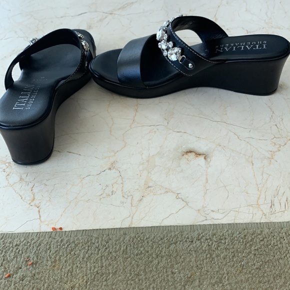 👠3for$30 Beautiful Italian shoemaker sandals with Crystals  made in Italy 🇮🇹 - Picture 7 of 9